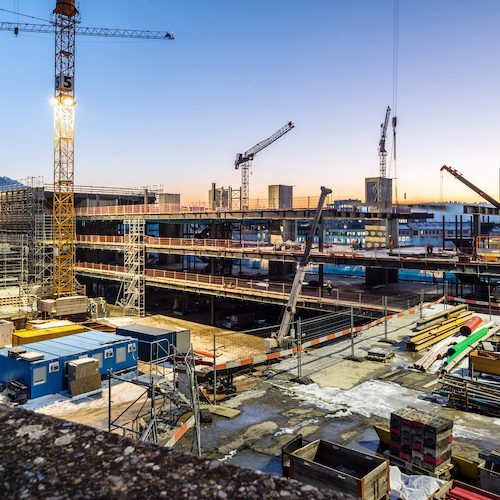 Baustelle am Abend, Nachtarbeit im Baugewerbe